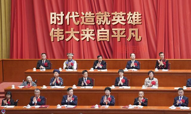 千亿星辰：时代造就英雄，逆境中崛起才能成就传奇！