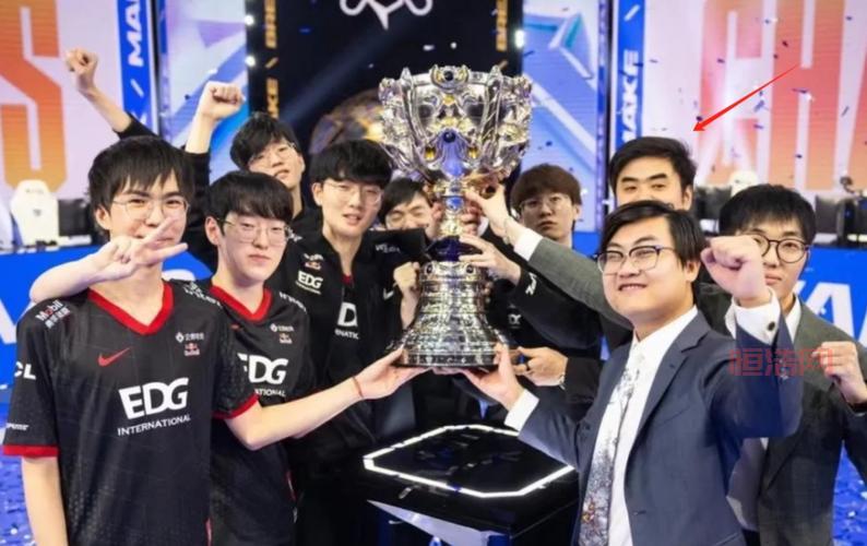 LPL2016夏季赛：EDG战队全胜夺冠，创造历史奇迹