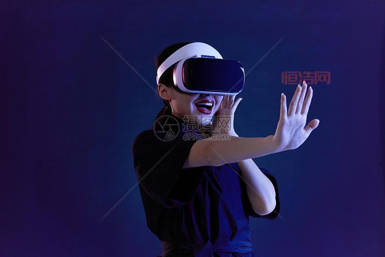 VR友游戏体验揭秘：打造虚拟现实中的亲密关系