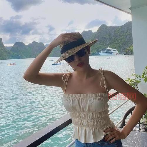 越南妹妹Nguyen Thuy Trang：身材火爆笑容治愈，网友热议