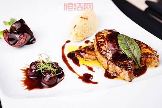 樱桃与鹅肝的邂逅：探索极致美食新境界
