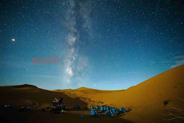星空游：探索宁夏腾格里沙漠的独特星空旅游体验