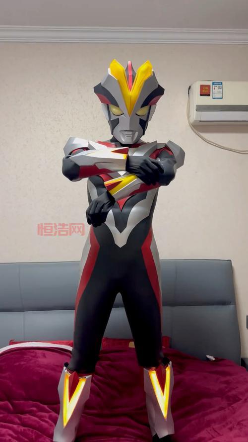 十四分钟光剑变身是真的吗？看完这个你就懂了！